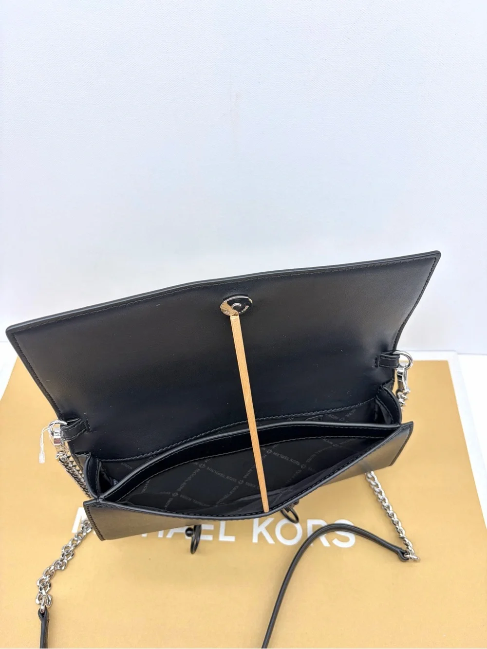 Michael Kors Jet Set Travel Leather Clutch Crossbody Wallet on chain